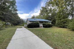 141 Lakewood Drive photo 4