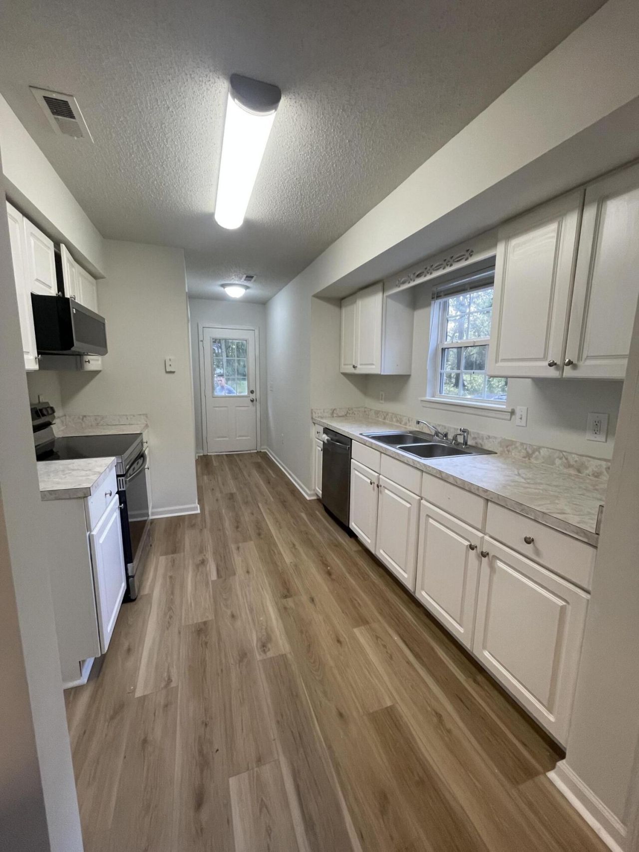 141 Lakewood Drive Photo 5