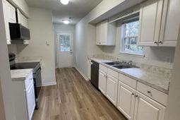 141 Lakewood Drive photo 4