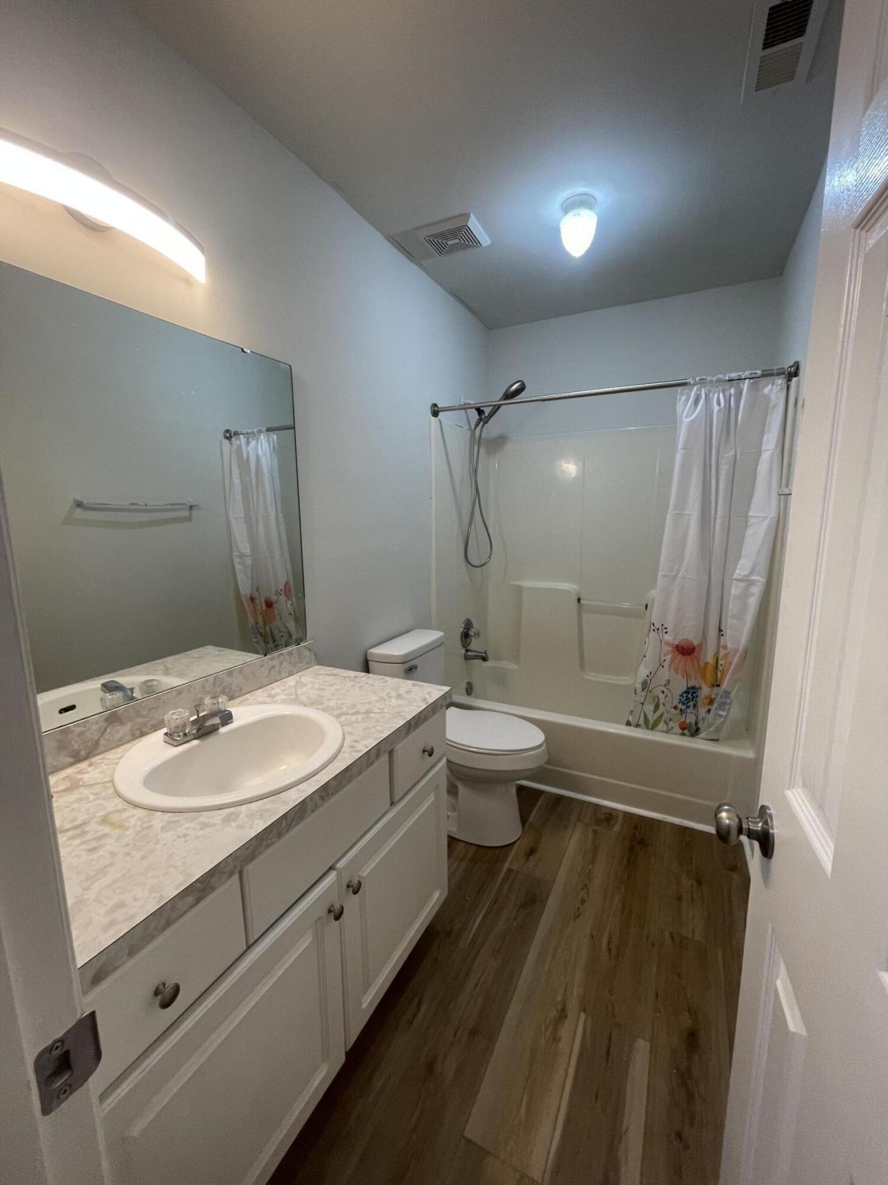 141 Lakewood Drive Photo 7