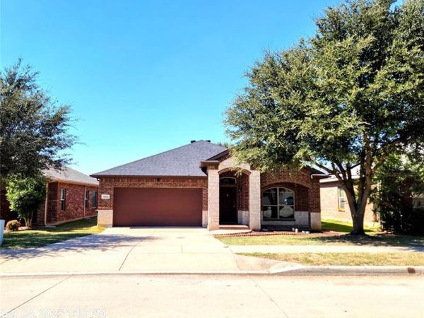 912 Iona Drive, Fort Worth, TX 76120