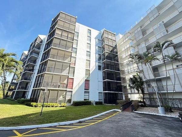 3401 N Country Club Dr, Unit 107, Aventura, FL 33180