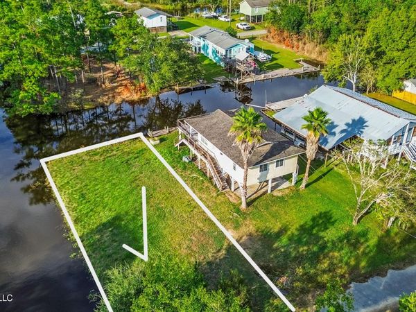 5044 Hawk Street, Waveland, MS 39576