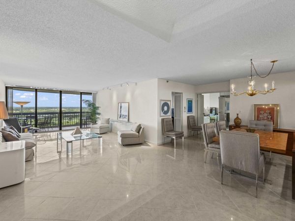 1900 Consulate Place, Unit 1905, West Palm Beach, FL 33401