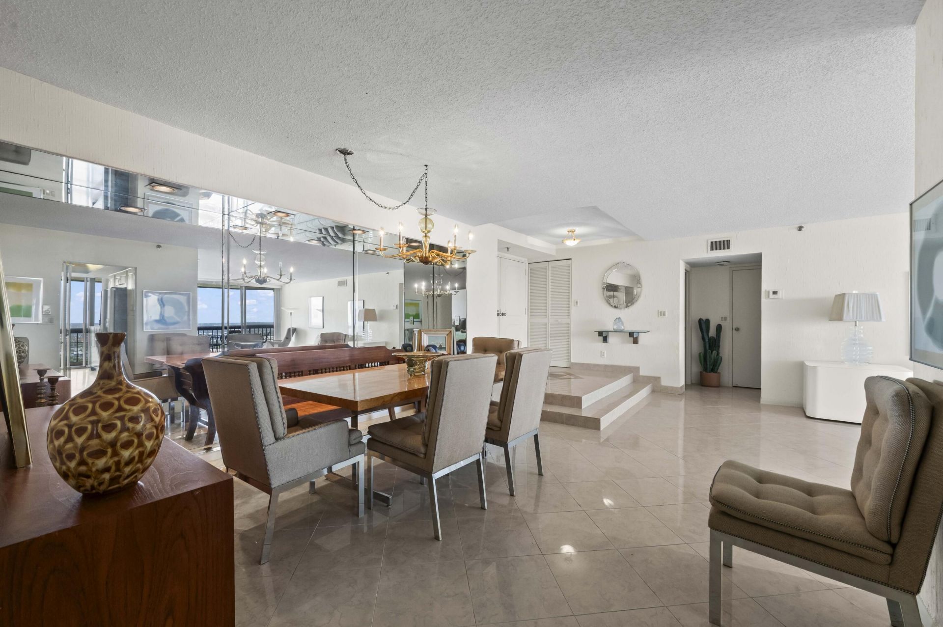 1900 Consulate Place, Unit 1905, West Palm Beach, FL 33401 Photo