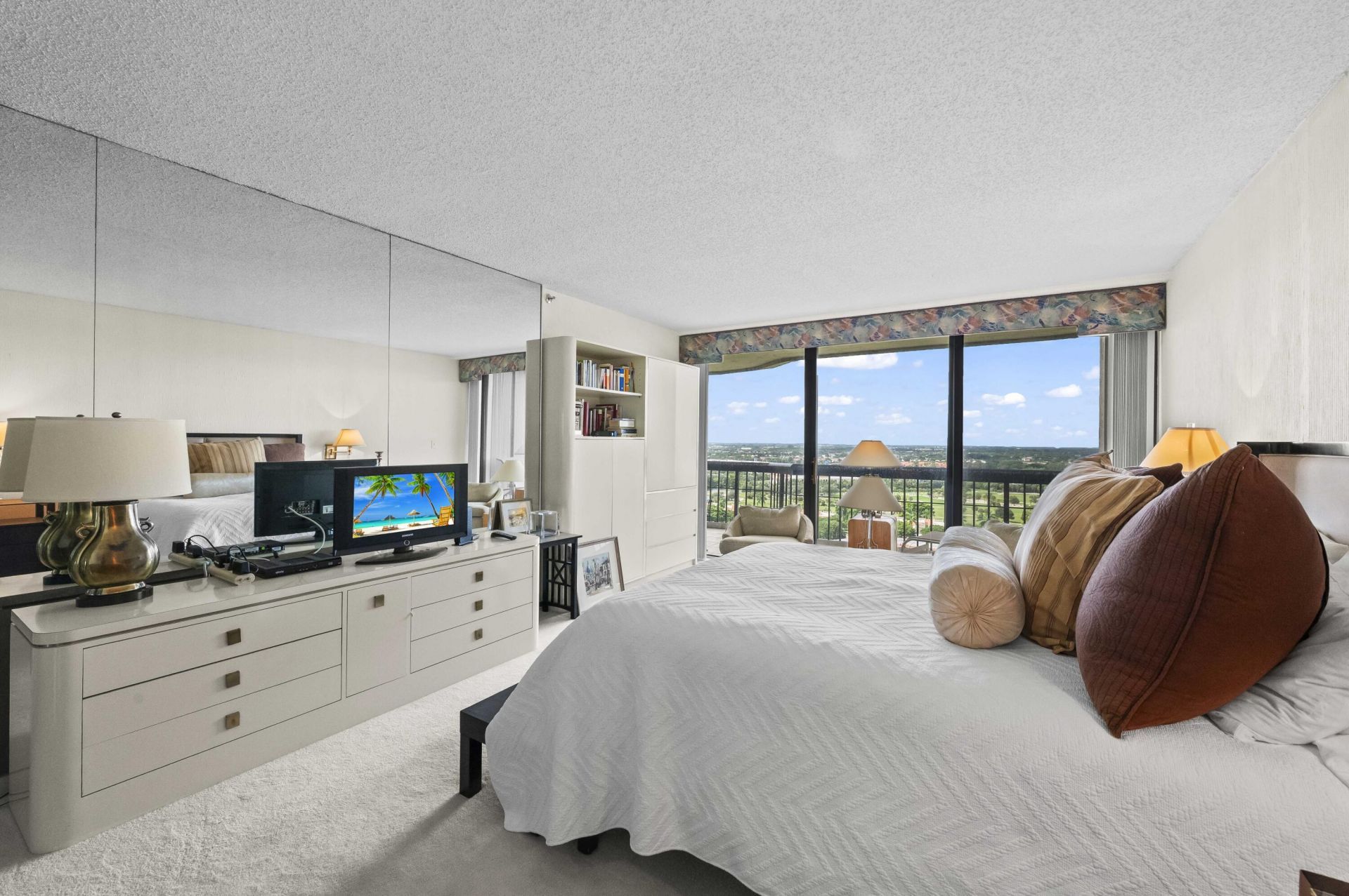 1900 Consulate Place, Unit 1905, West Palm Beach, FL 33401 Photo