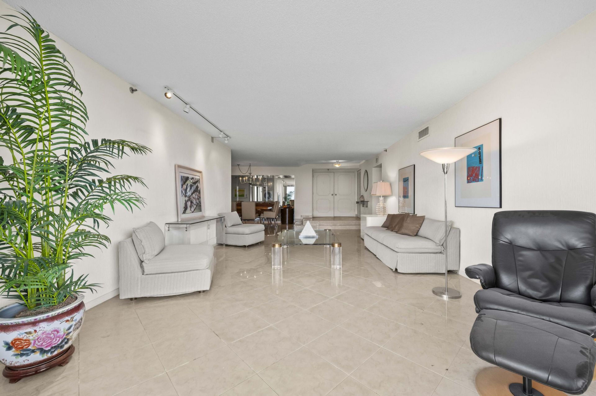 1900 Consulate Place, Unit 1905, West Palm Beach, FL 33401 Photo