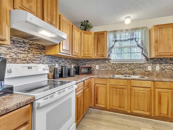 205 E Hatton St, Pensacola, FL 32503