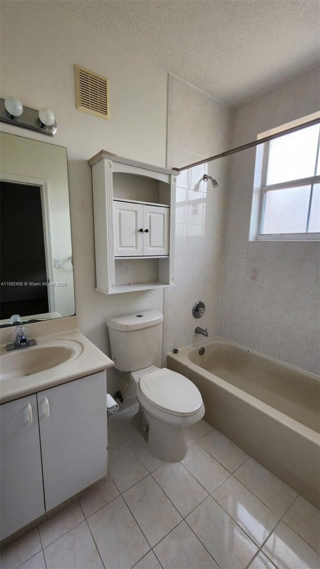 8531 NW 139 Ter, Unit 1409, Miami Lakes, FL 33016 Photo