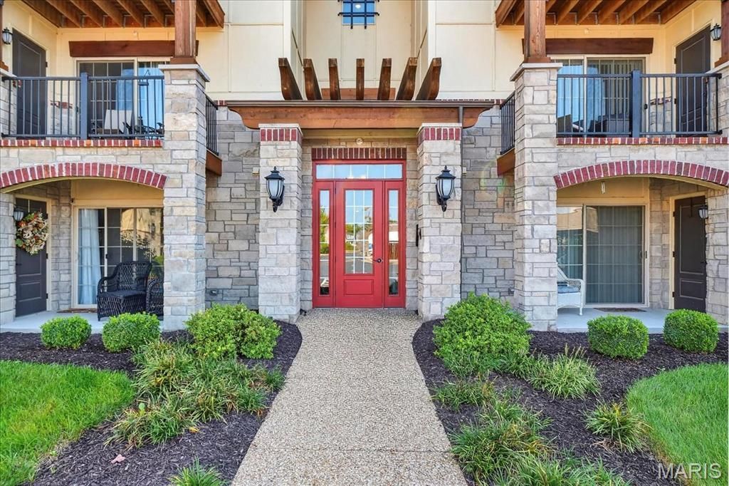 334 Bordeaux Way, Saint Peters, MO 63376 Main Photo