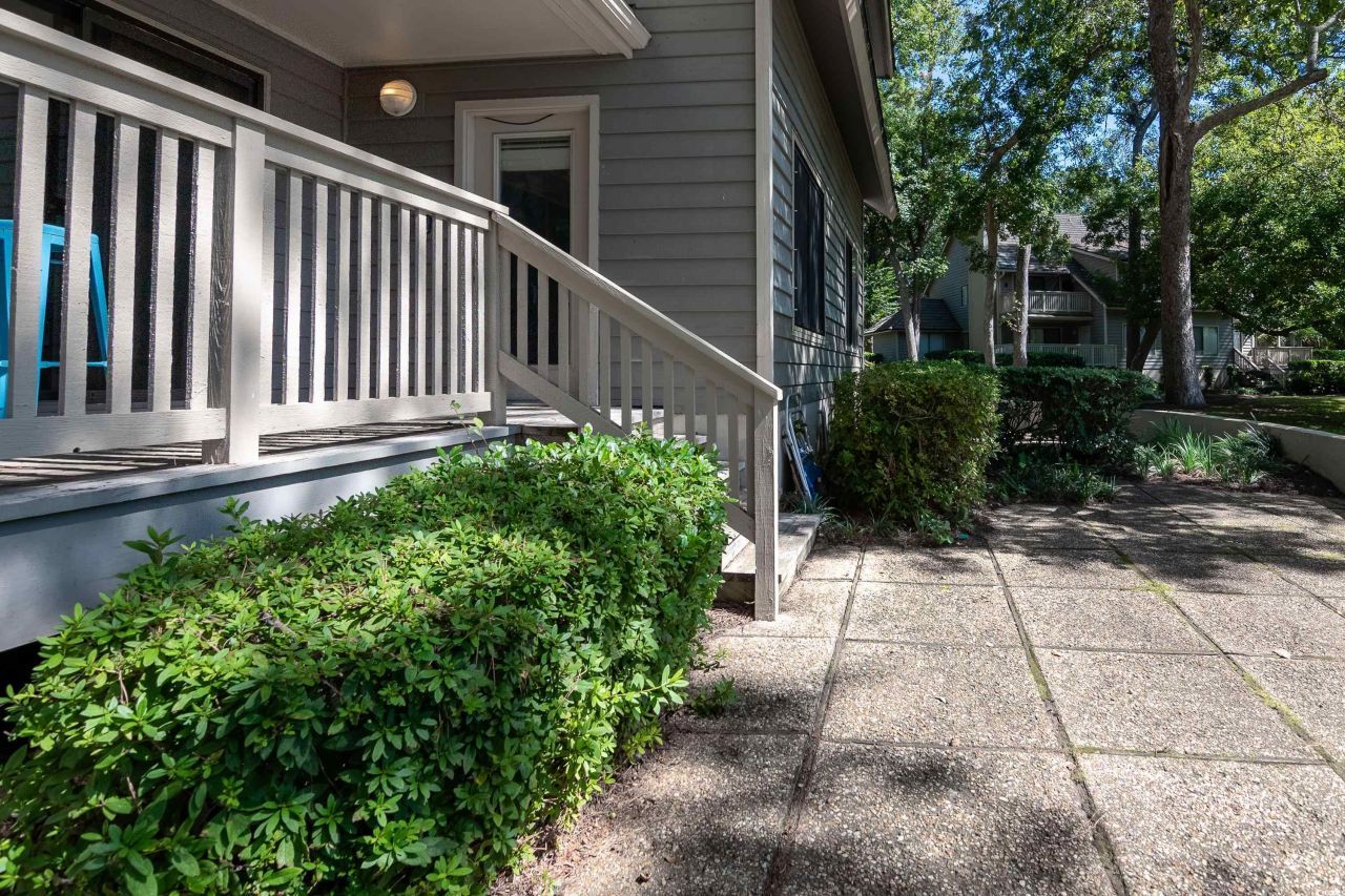 211 Baslow Ct. Photo 31