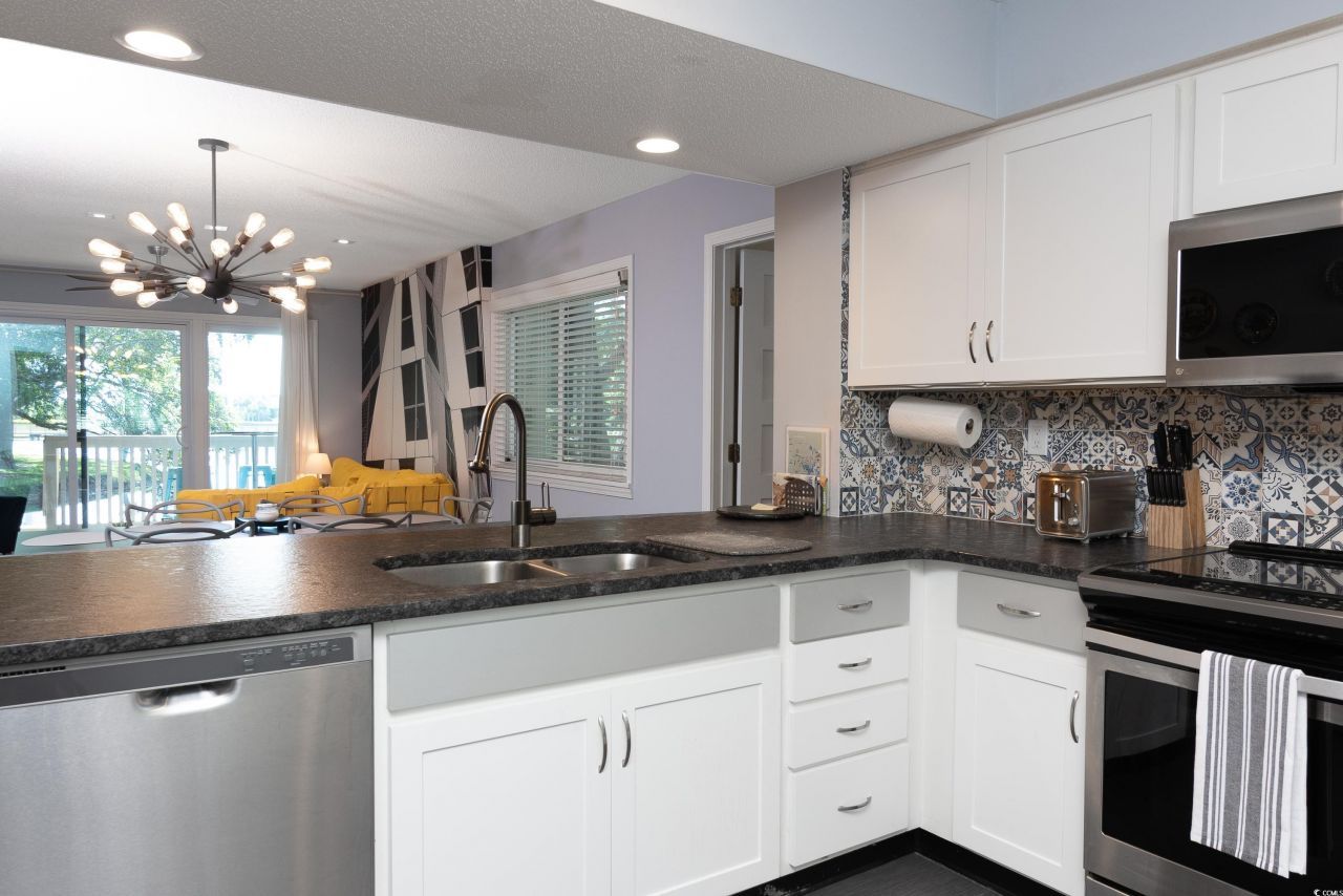 211 Baslow Ct. Photo 4