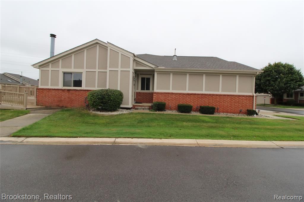 42266 Brookview Lane, Clinton Township, MI 48038 Main Photo