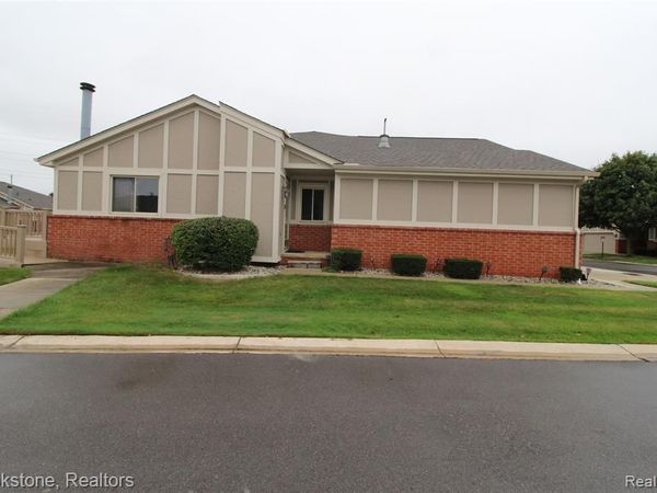 42266 Brookview Lane, Clinton Twp, MI 48038