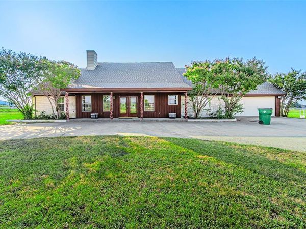 6840 Fm 424, Cross Roads, TX 76227