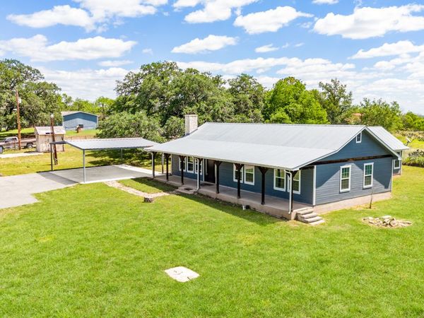 18950 SOUTHTON RD, Elmendorf, TX 78112