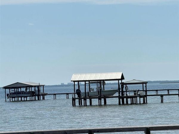 1045 Oyster Bay Dr, Milton, FL 32583