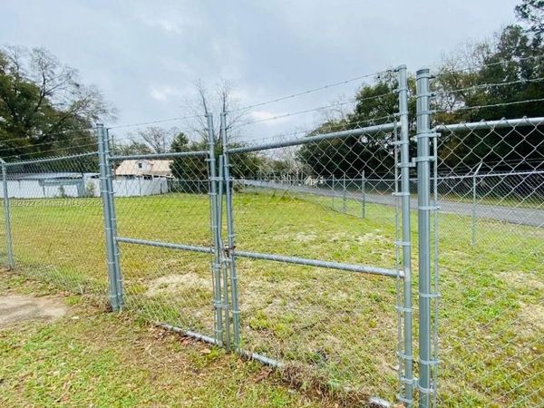 803 N LLOYD ST, Crestview, FL 32536