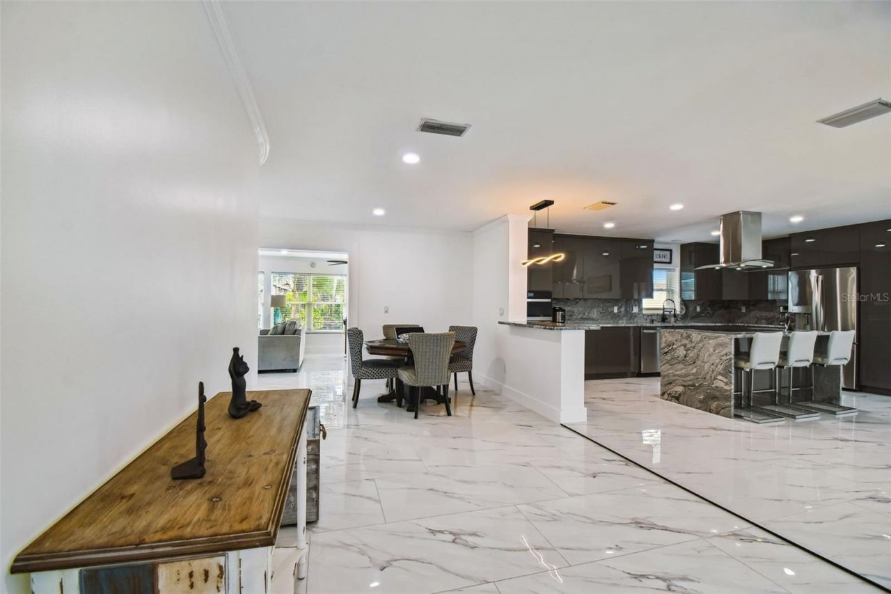 8708 Thornwood Lane, Tampa, FL 33615 Photo