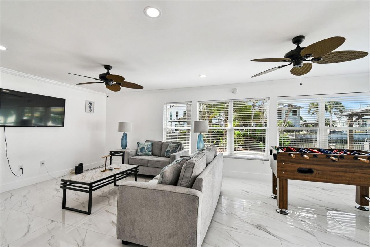 8708 Thornwood Lane, Tampa, FL 33615 Photo