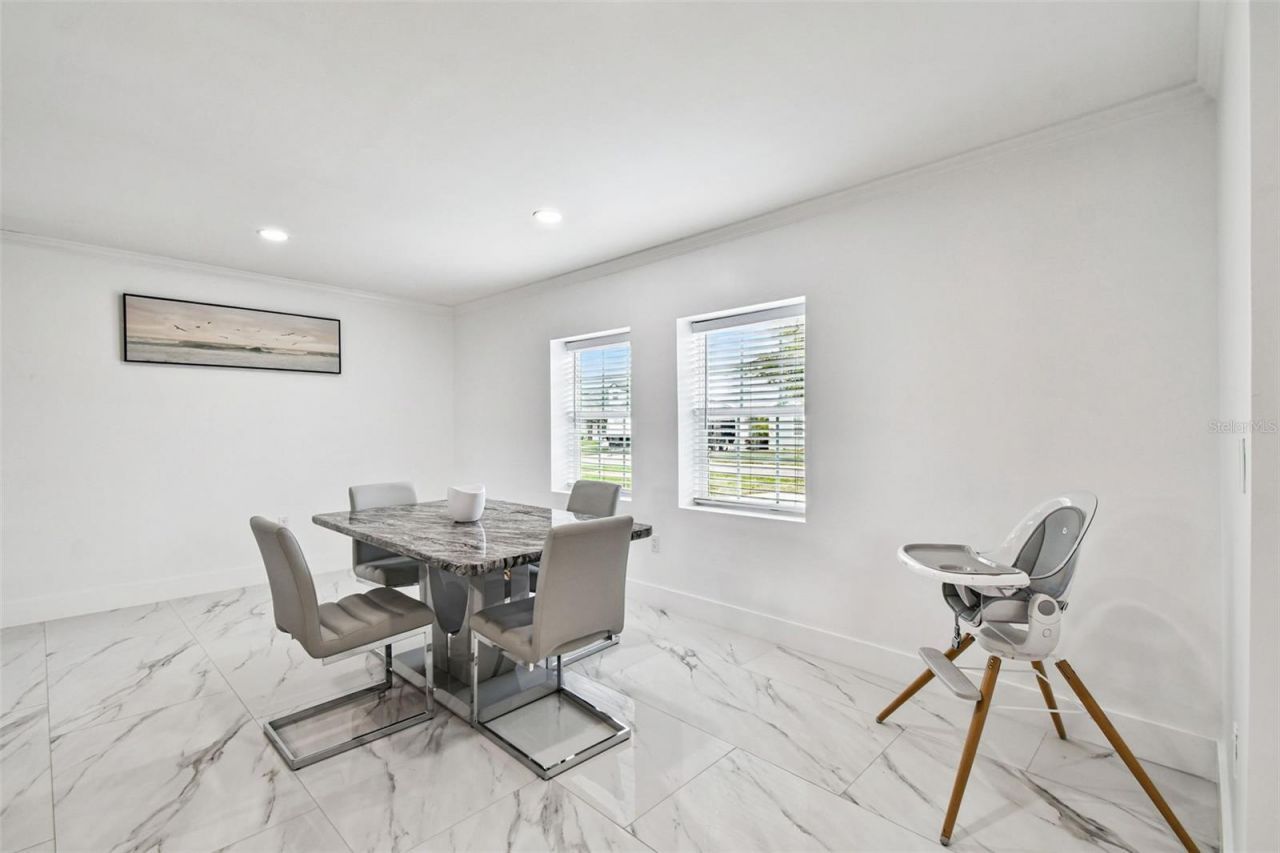 8708 Thornwood Lane, Tampa, FL 33615 Photo