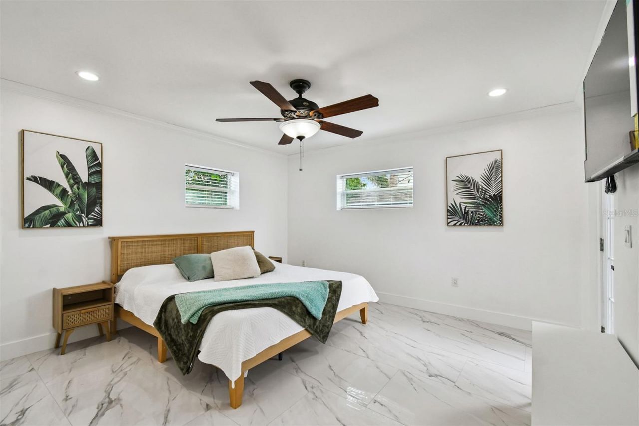 8708 Thornwood Lane, Tampa, FL 33615 Photo