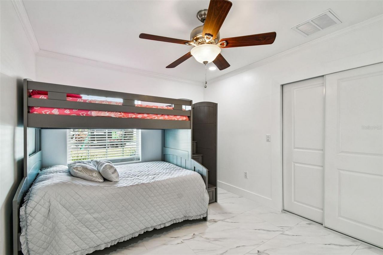 8708 Thornwood Lane, Tampa, FL 33615 Photo