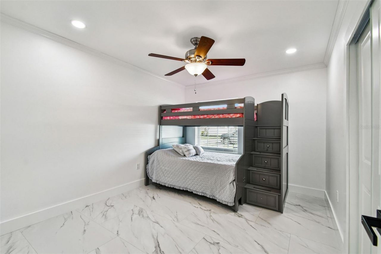 8708 Thornwood Lane, Tampa, FL 33615 Photo
