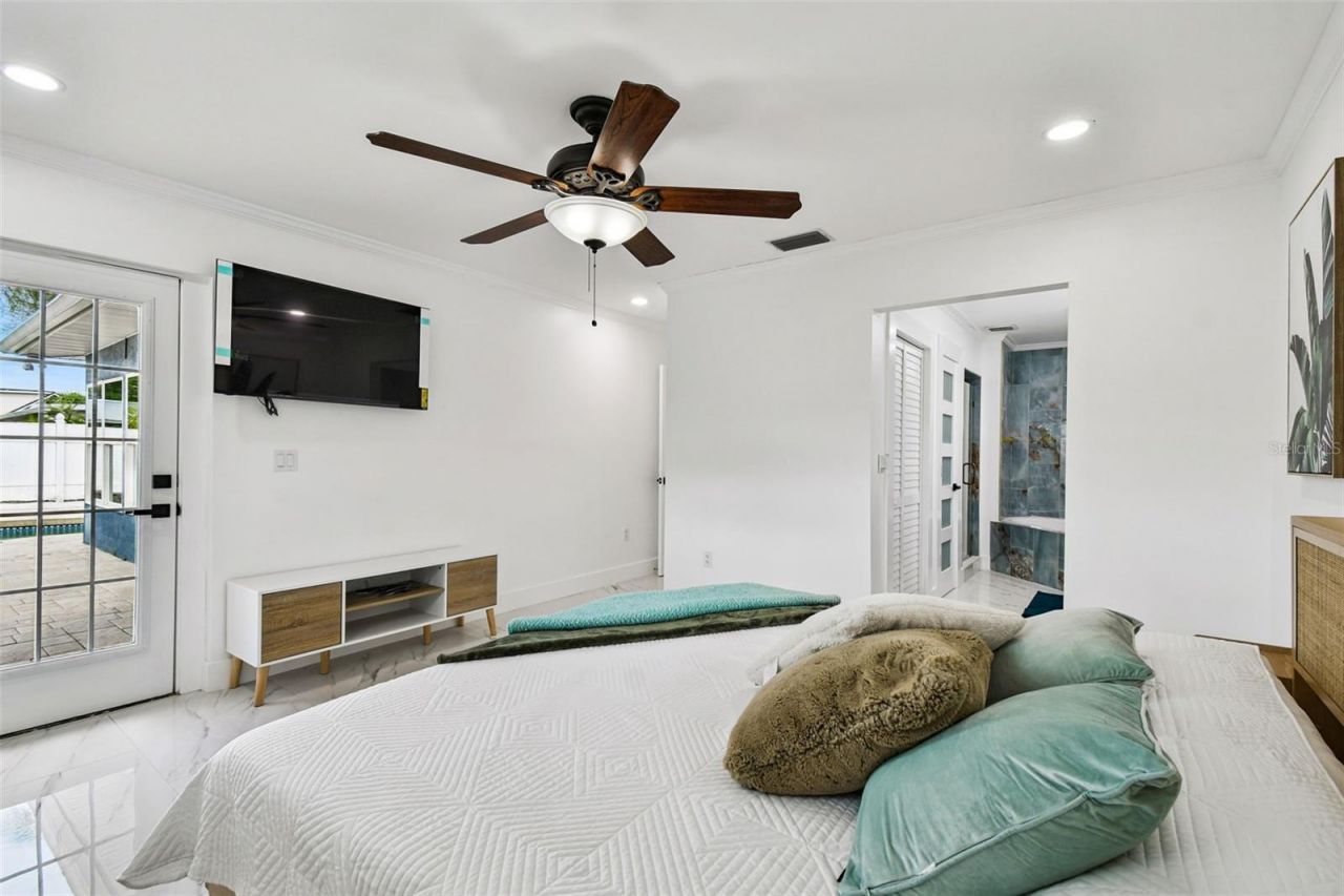 8708 Thornwood Lane, Tampa, FL 33615 Photo