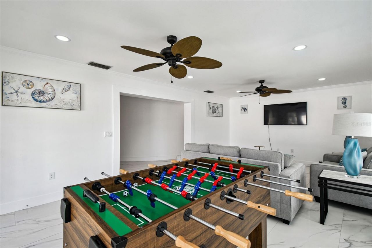 8708 Thornwood Lane, Tampa, FL 33615 Photo