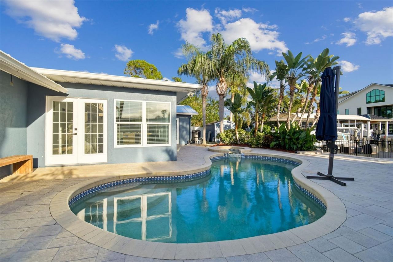 8708 Thornwood Lane, Tampa, FL 33615 Photo
