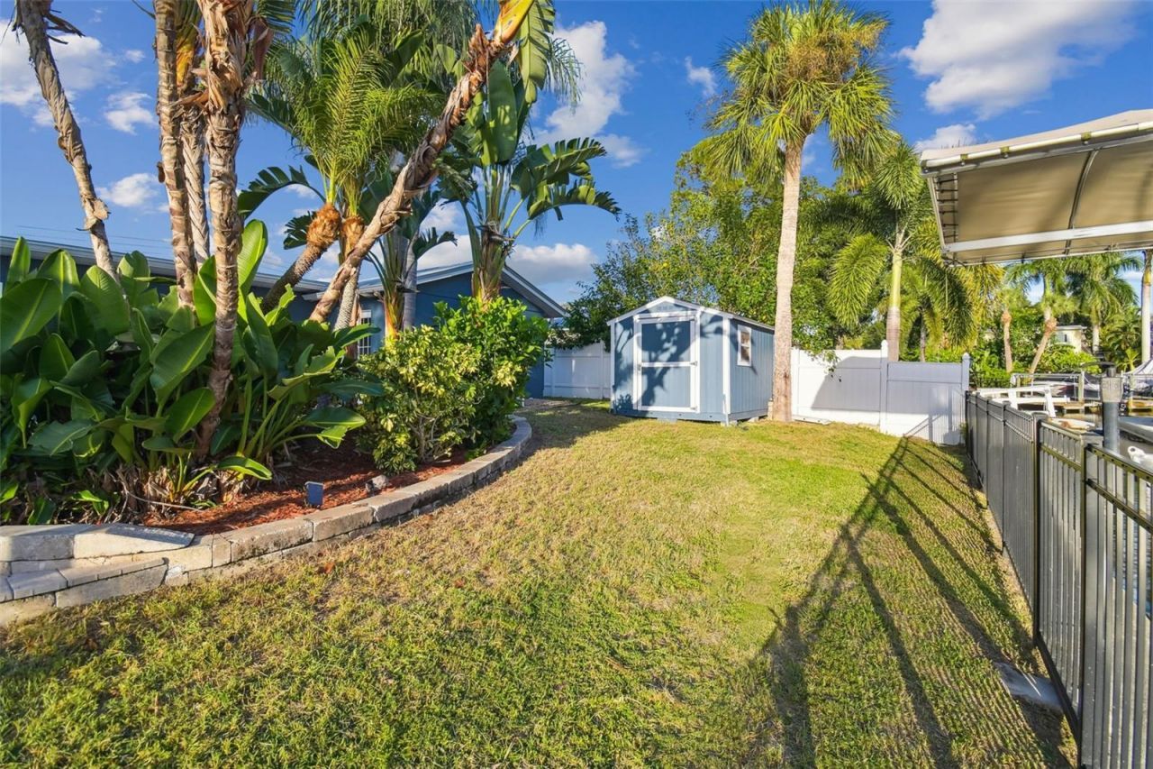 8708 Thornwood Lane, Tampa, FL 33615 Photo