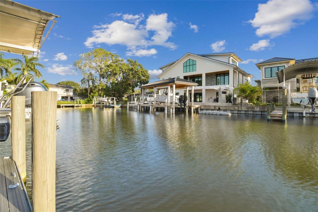 8708 Thornwood Lane, Tampa, FL 33615 Photo