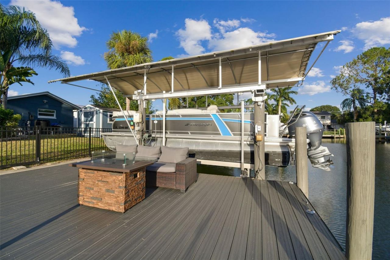 8708 Thornwood Lane, Tampa, FL 33615 Photo