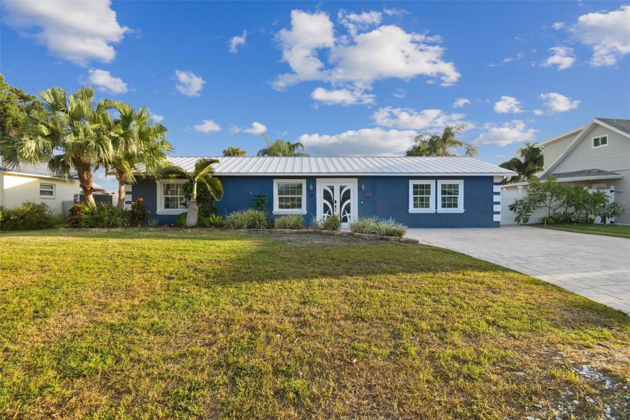 8708 Thornwood Lane, Tampa, FL 33615 Photo