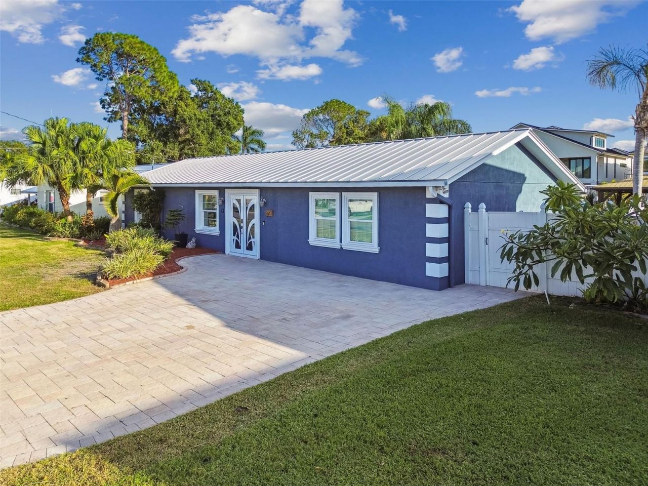 8708 Thornwood Lane, Tampa, FL 33615 Photo