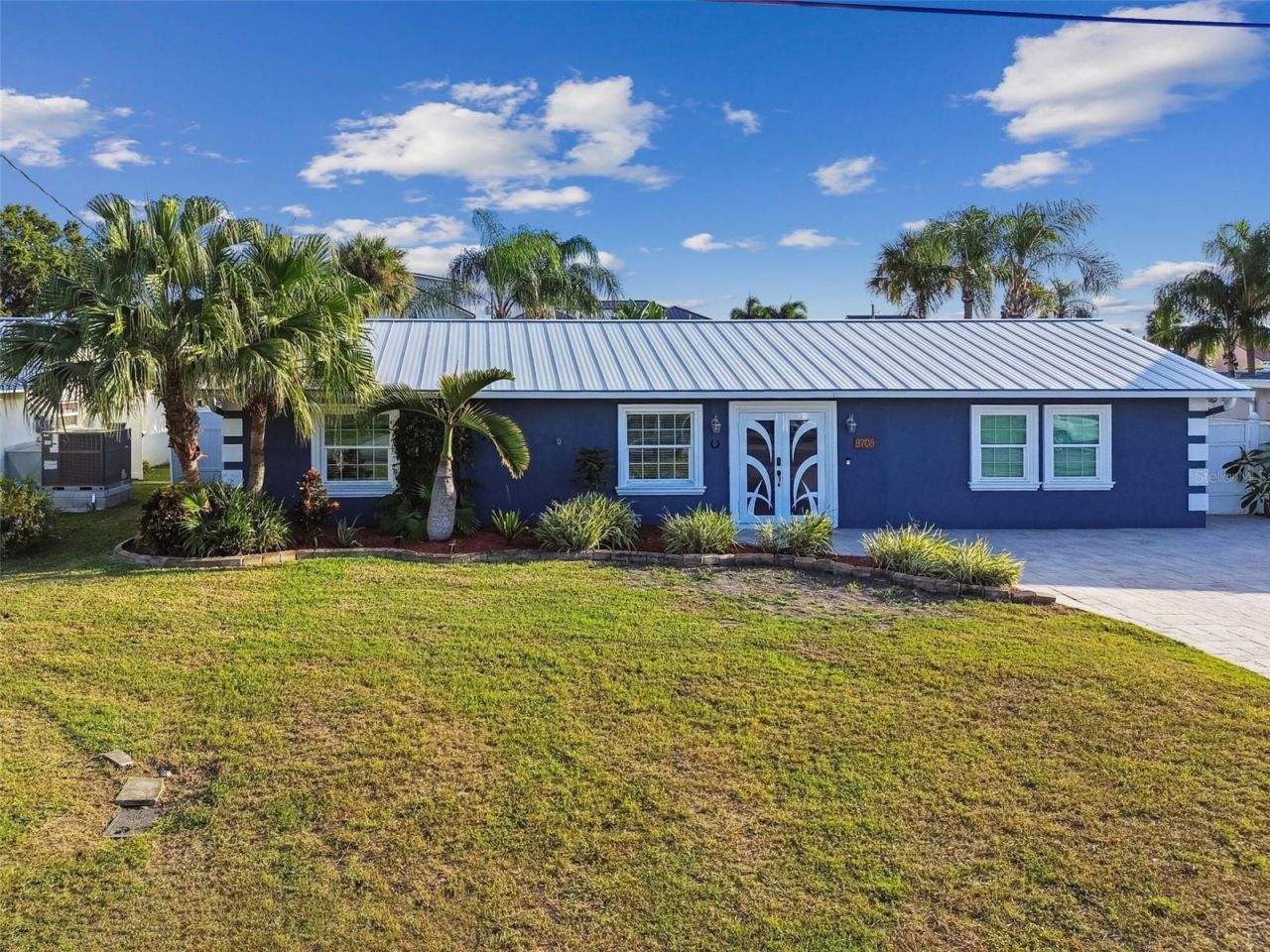 8708 Thornwood Lane, Tampa, FL 33615 Photo