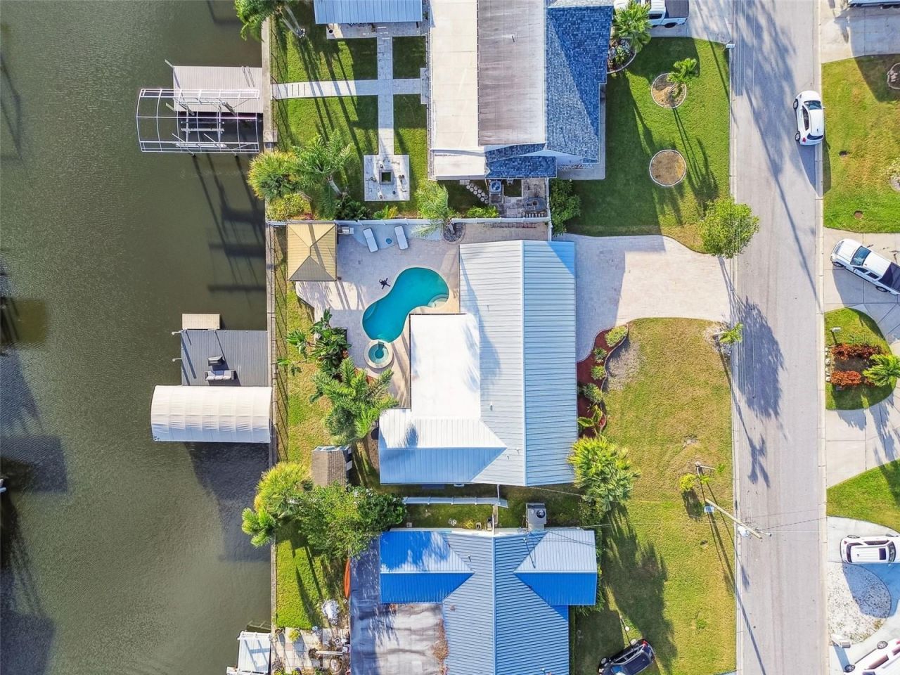 8708 Thornwood Lane, Tampa, FL 33615 Photo