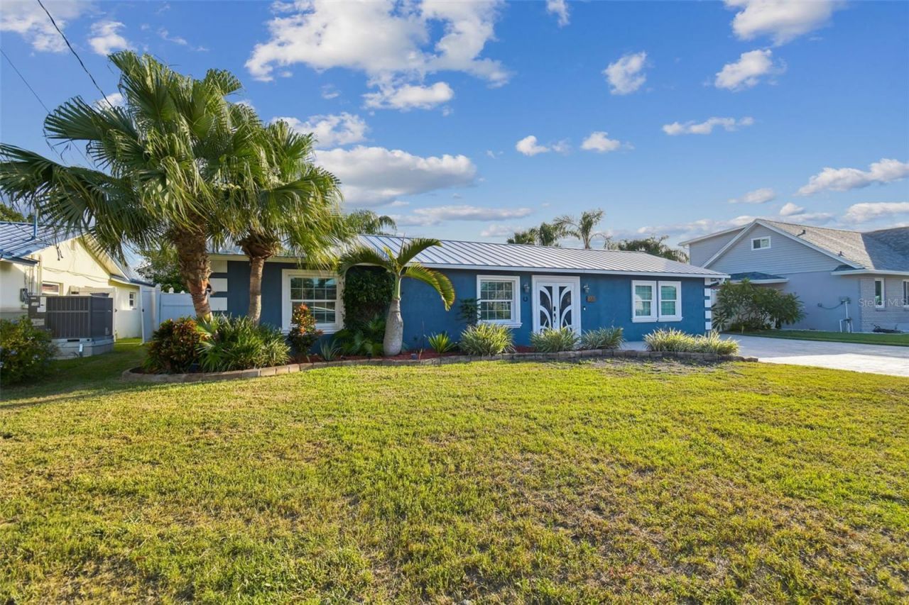 8708 Thornwood Lane, Tampa, FL 33615 Photo