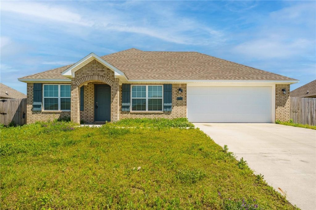 2124 Brown Bear Lane, Gentry, AR 72734 Main Photo