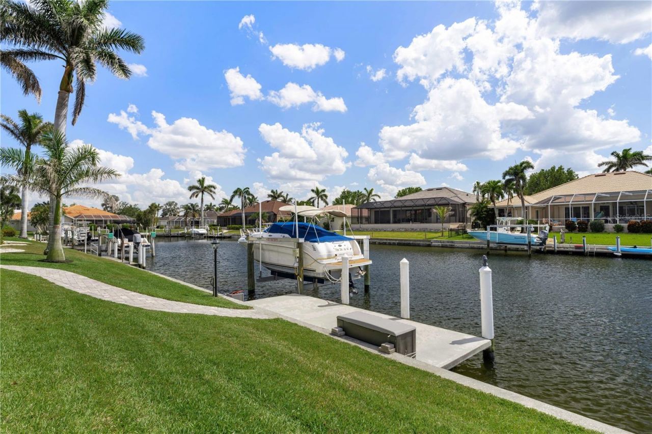 571 Port Bendres Drive, Punta Gorda, FL 33950 Photo