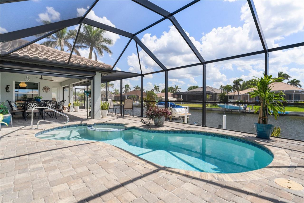 571 Port Bendres Drive, Punta Gorda, FL 33950 Photo