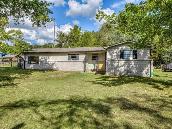 1025 W Fox Street, Tahlequah, OK 74464