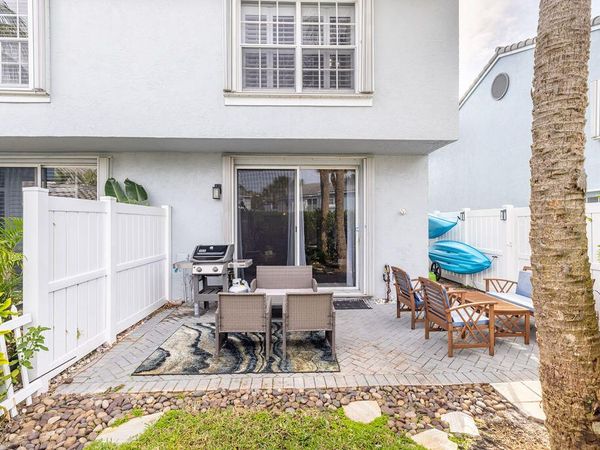 1038 Jeffery Street, Boca Raton, FL 33487