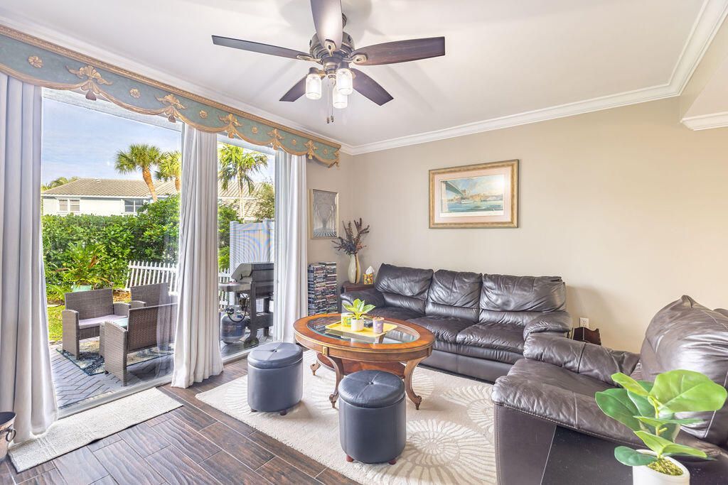 1038 Jeffery Street, Boca Raton, FL 33487 Photo