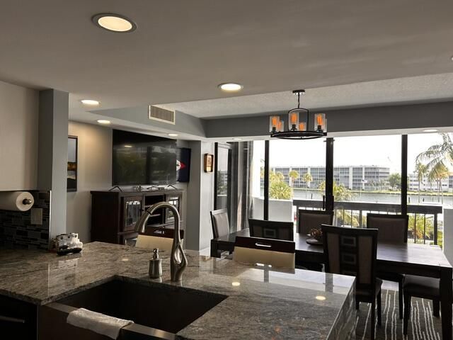 108 Lakeshore Drive, Unit 338, North Palm Beach, FL 33408 Photo
