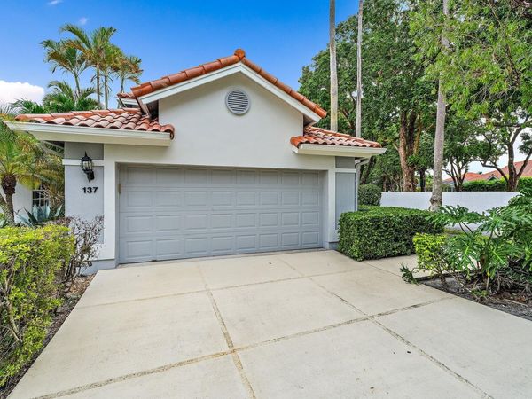 137 Eagleton Court, Palm Beach Gardens, FL 33418