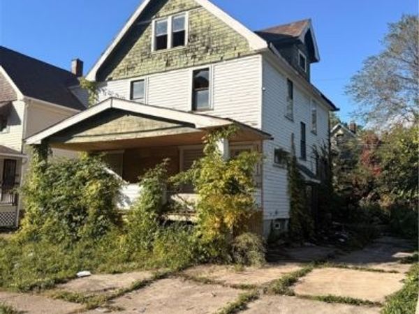 13913 Strathmore Avenue, East Cleveland, OH 44112