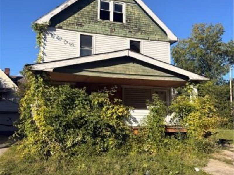 13913 Strathmore Avenue, East Cleveland, OH 44112 Photo 2