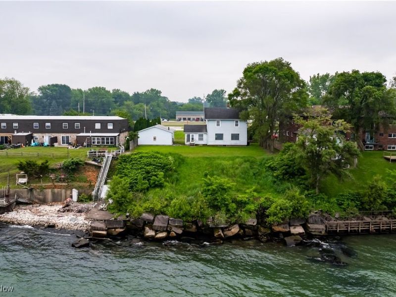 4144 Shore Drive, Lorain, OH 44053 Photo 3